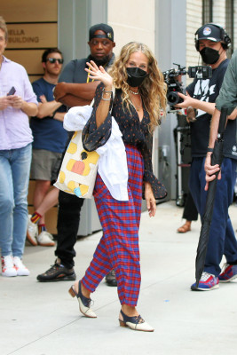 Sarah Jessica Parker - &#039;And Just Like That&#039; Set in New York 08/30/2021