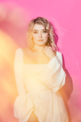 Sarah Bolger – Portraits in the Pizza Hut Lounge at SDCC 201