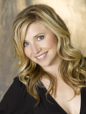 photo 9 in Sarah Chalke gallery [id389861] 2011-04-29 00:00:00