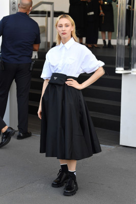 Sarah Gadon-Prada Spring/Summer 2022 Womenswear Fashion Show