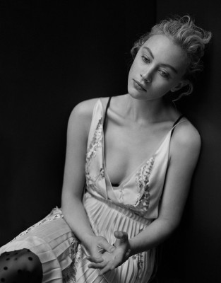 Sarah Gadon pic #869761