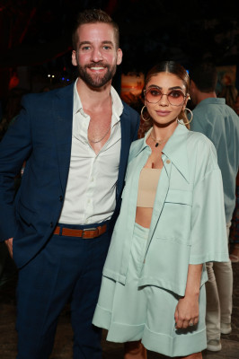 Sarah Hyland – “Bachelor In Paradise” and “The Ultimate Surfer” Premiere in Sant