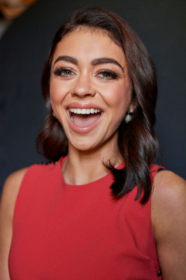 SARAH HYLAND – TCA Winter 2020 Portraits