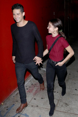 photo 14 in Sarah Hyland gallery [id1120542] 2018-11-23 00:00:00