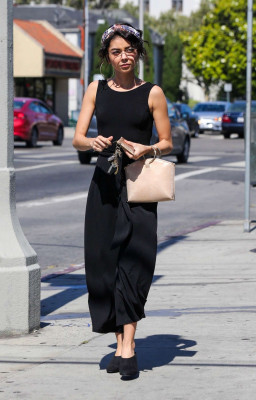 Sarah Hyland-in Hollywood