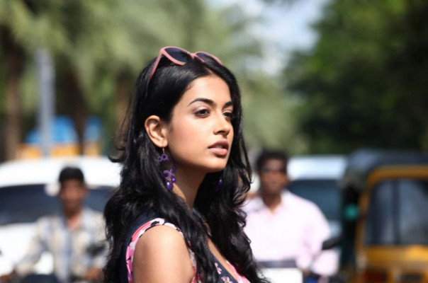 Sarah-Jane Dias  pic #517412