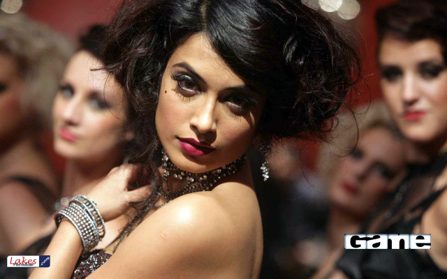 Sarah-Jane Dias  pic #490838