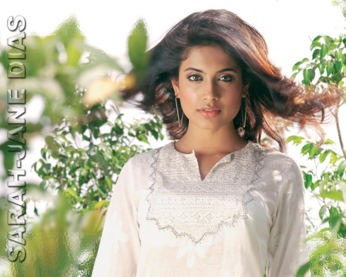 photo 20 in Sarah-Jane Dias  gallery [id582640] 2012-11-19 00:00:00