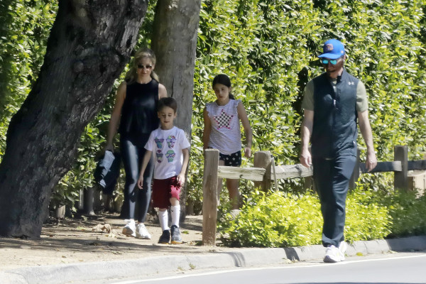 Sarah Michelle Gellar, her husband and kids are seen in Los Angeles 11 Apr 2020
