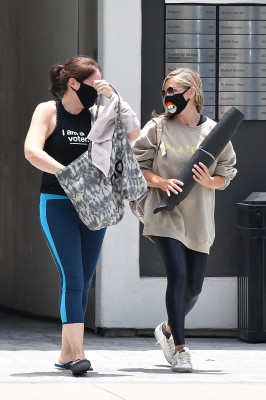 Sarah Michelle Gellar is seen at her Yoga Class 23.06.2020