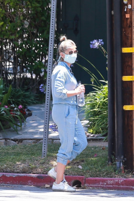 Sarah Michelle Gellar is seen in Brentwood 06.07.2020