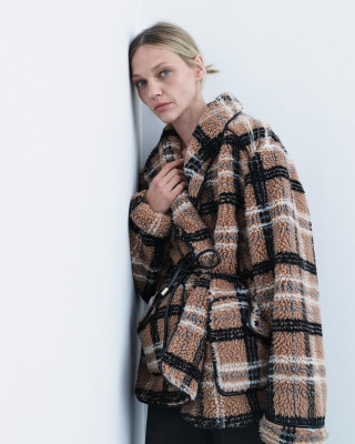 Sasha Pivovarova for Simkhai Holiday 2023