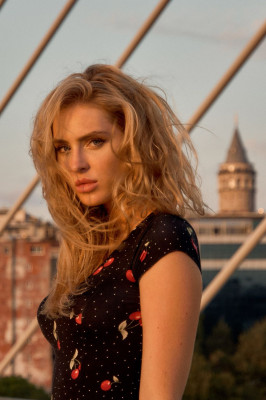 Saxon Sharbino – Photo Walking with Saxon