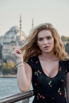 Saxon Sharbino – Photo Walking with Saxon