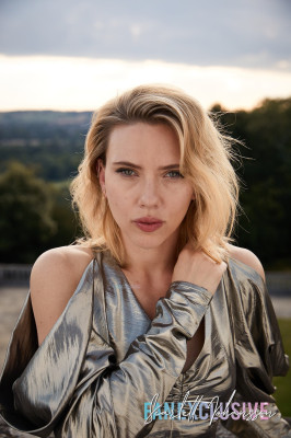 Scarlett Johansson by Zoe McConnell for The Hollywood Reporter 08/02/2019