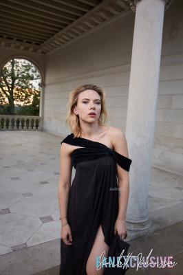 Scarlett Johansson by Zoe McConnell for The Hollywood Reporter 08/02/2019