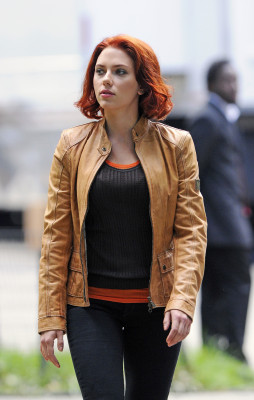 Scarlett Johansson - The Avengers (2012) On Set in New York 09/02/2011