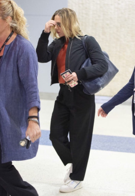 Scarlett Johansson - JFK Airport in New York 10/03/2019