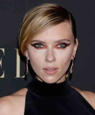 Scarlett Johansson - Elle Women in Hollywood Celebration in Los Angeles 10/14/19