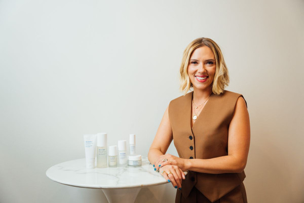 Scarlett Johansson - The Outset Exfoliating Launch in Los Angeles 09/22/2022