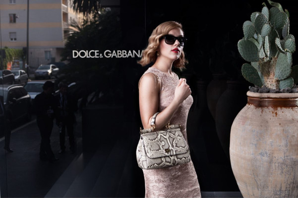 Scarlett Johansson - Milan Fashion Week 09/25/2011