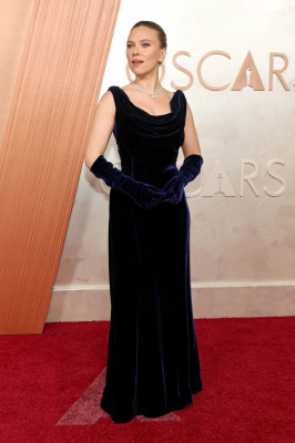 Scarlett Johansson – Oscars 2025 Red Carpet
