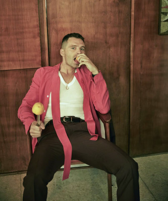Sebastian Stan-L'OFFICIEL USA 2022