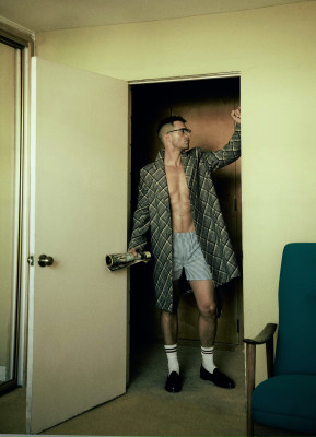 Sebastian Stan-L'OFFICIEL USA 2022