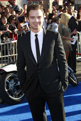 Sebastian Stan pic #787286
