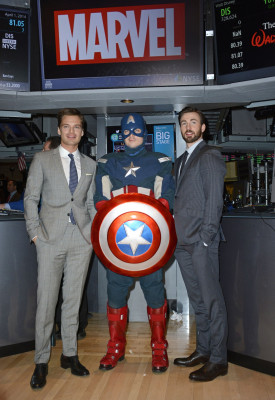 Sebastian Stan pic #743135
