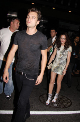 Sebastian Stan pic #890594