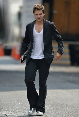 Sebastian Stan pic #783617