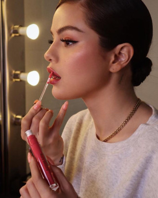 Selena Gomez for &#039;Rare Beauty&#039; // 2021