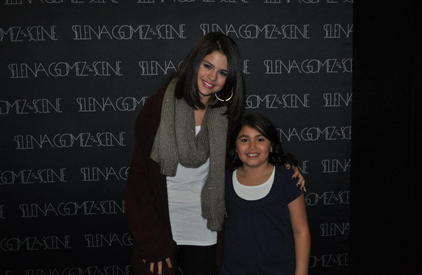photo 20 in Selena Gomez gallery [id437177] 2011-11-17 00:00:00