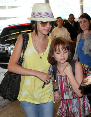 photo 29 in Selena Gomez gallery [id279543] 2010-07-21 00:00:00