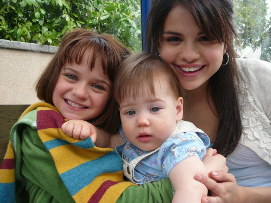 photo 22 in Selena Gomez gallery [id279694] 2010-07-21 00:00:00