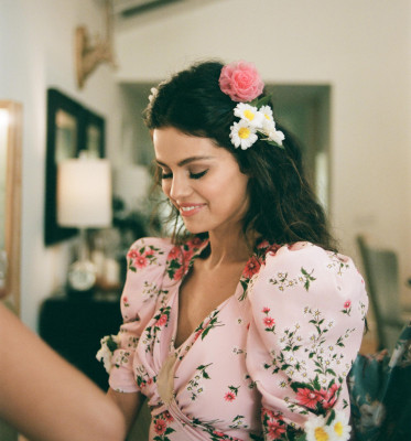 Selena Gomez - «De Una Vez» - Behind The Scence // 2021