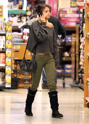 photo 13 in Selena Gomez gallery [id468282] 2012-02-21 00:00:00