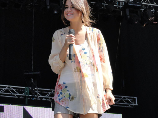 photo 28 in Selena Gomez gallery [id354253] 2011-02-08 00:00:00