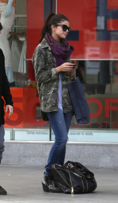 photo 23 in Selena Gomez gallery [id631610] 2013-05-06 00:00:00