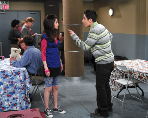 photo 28 in Selena Gomez gallery [id305802] 2010-10-21 00:00:00