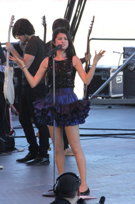 photo 11 in Selena Gomez gallery [id298409] 2010-09-22 00:00:00