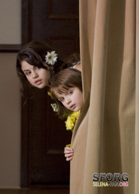 photo 10 in Selena Gomez gallery [id259926] 2010-04-30 00:00:00