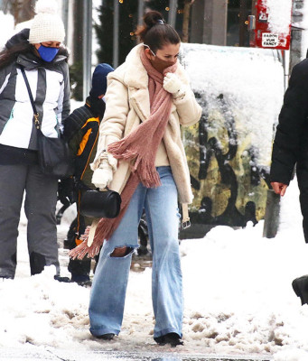 Selena Gomez - Only Murders in the Building (2021) On Set in New York 02/03/2021