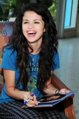 photo 21 in Selena gallery [id163930] 2009-06-04 00:00:00