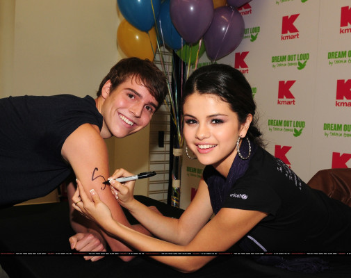 photo 9 in Selena Gomez gallery [id302237] 2010-10-07 00:00:00