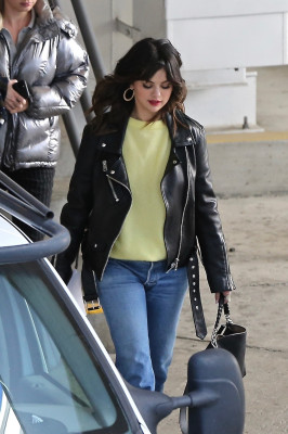 Selena Gomez - &#039;Rare Beauty&#039; Office in Los Angeles 02/04/2020