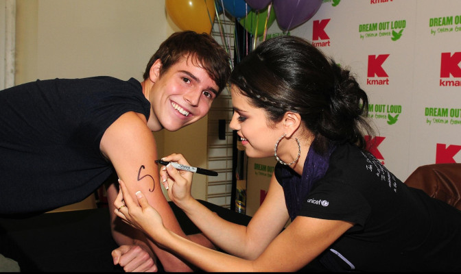 photo 9 in Selena Gomez gallery [id301414] 2010-10-04 00:00:00
