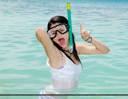 photo 28 in Selena Gomez gallery [id265786] 2010-05-21 00:00:00
