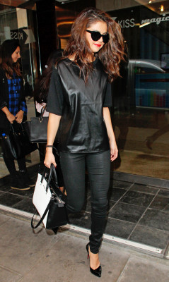 photo 3 in Selena Gomez gallery [id664000] 2013-09-19 00:00:00